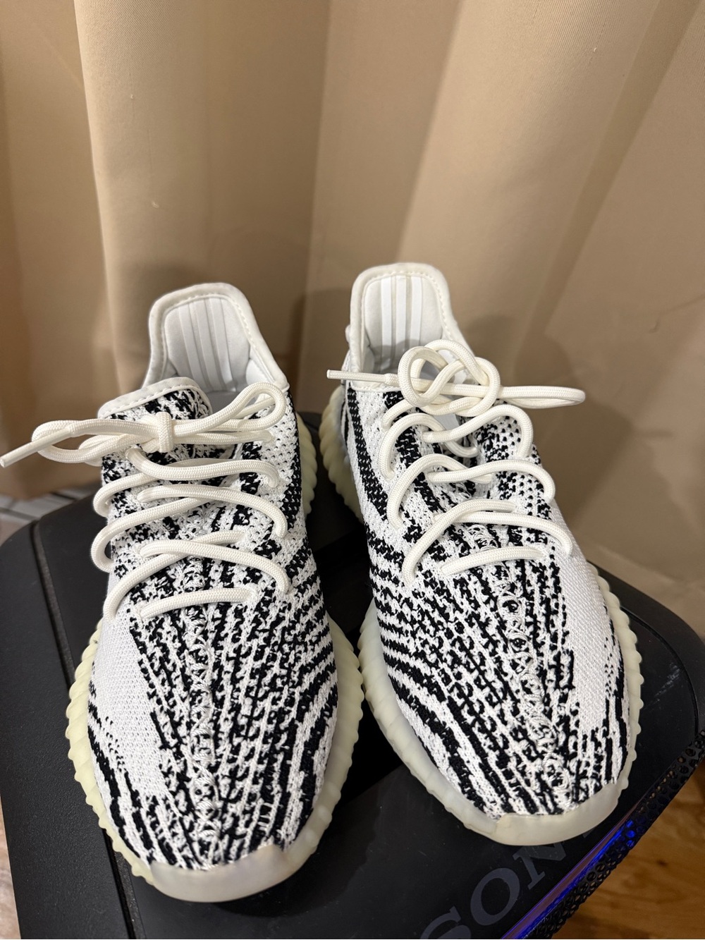 Adidas Yeezy Boosr 350 V2 ‘Zebra’